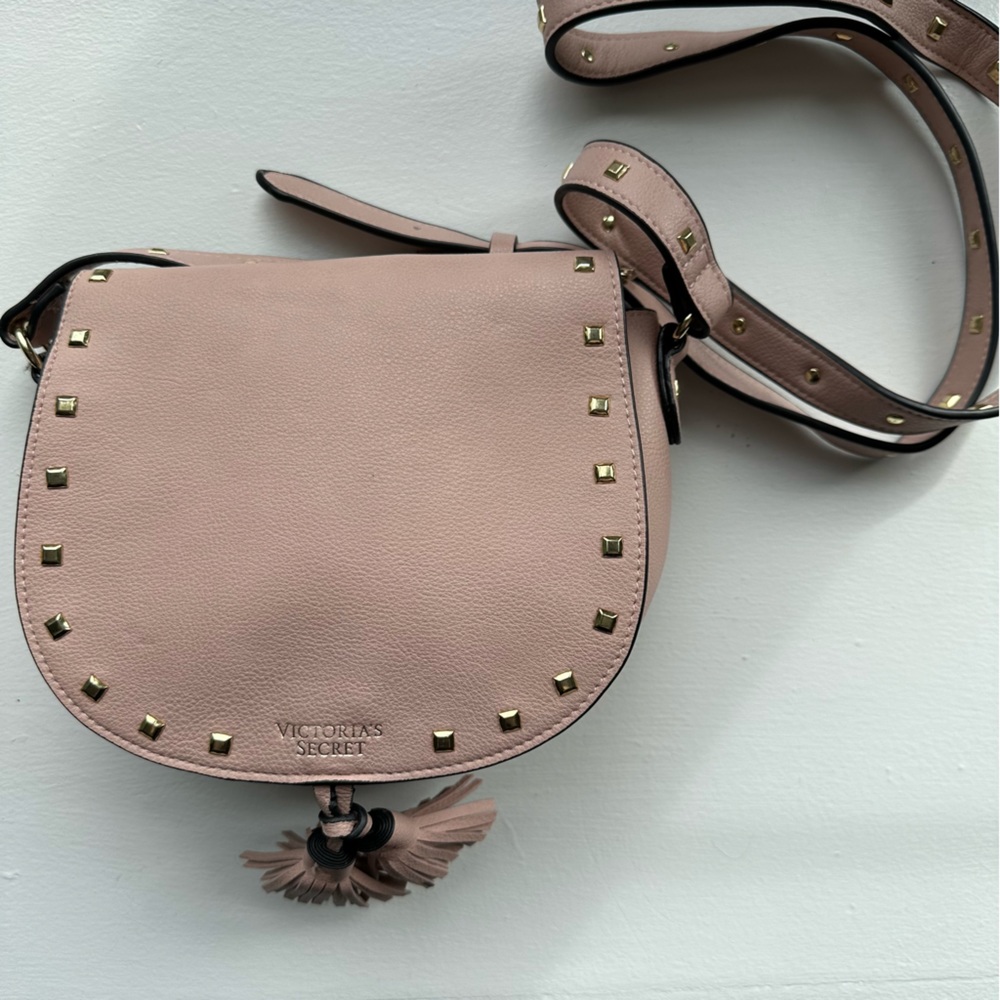🍄 Victoria’s Secret Crossbody Purse w/Studs and Tassels